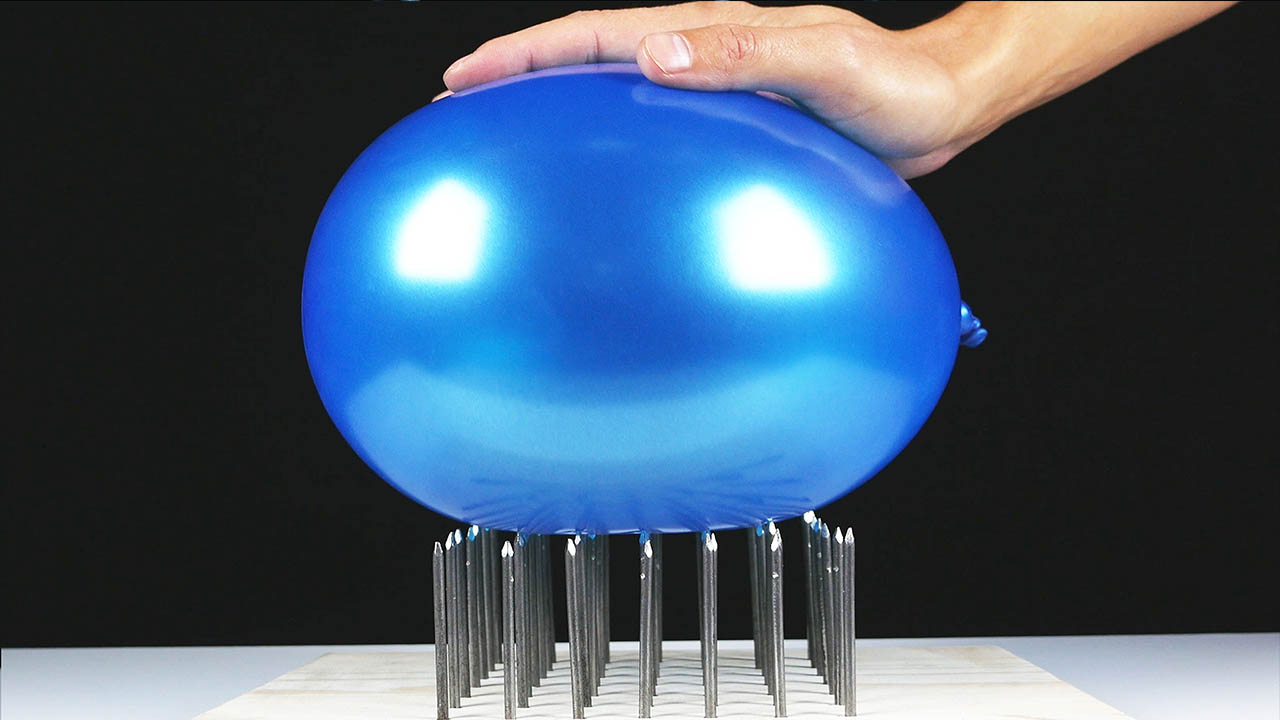 Эксперимент с шарами. Эксперименты с воздушными шарами. Опыт с воздушным шариком. Эксперимент с шаром. Опыты с шарами.